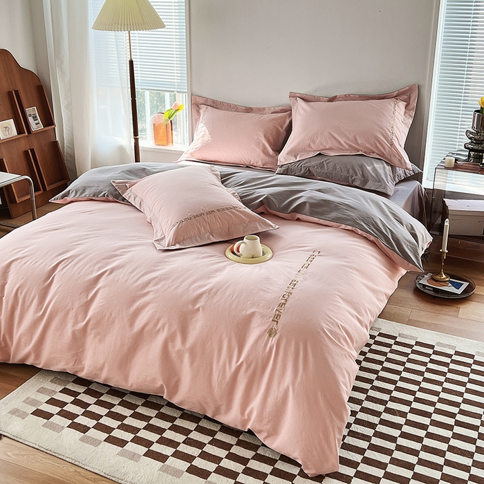 91家纺网 家纺一手货源 找家纺 拼社家纺 2026新款A类色织全棉水洗棉四件套纯棉四件套刺绣床上用品-漫系列 蜜粉+雅灰