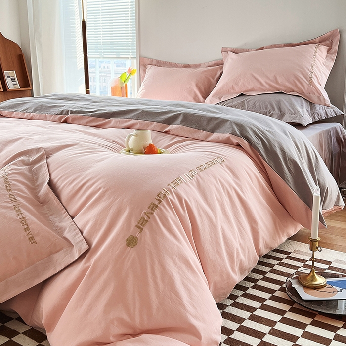 91家纺网 家纺一手货源 找家纺 拼社家纺 2026新款A类色织全棉水洗棉四件套纯棉四件套刺绣床上用品-漫系列 蜜粉+雅灰