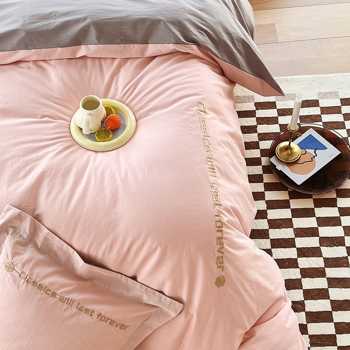 91家纺网 家纺一手货源 找家纺 拼社家纺 2026新款A类色织全棉水洗棉四件套纯棉四件套刺绣床上用品-漫系列 蜜粉+雅灰