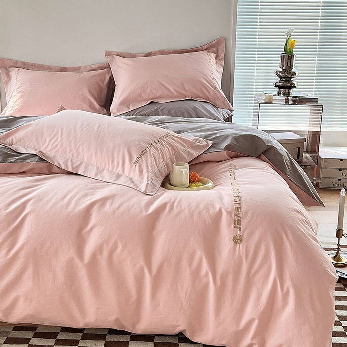 91家纺网 家纺一手货源 找家纺 拼社家纺 2026新款A类色织全棉水洗棉四件套纯棉四件套刺绣床上用品-漫系列 蜜粉+雅灰