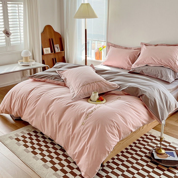 91家纺网 家纺一手货源 找家纺 拼社家纺 2026新款A类色织全棉水洗棉四件套纯棉四件套刺绣床上用品-漫系列 蜜粉+雅灰