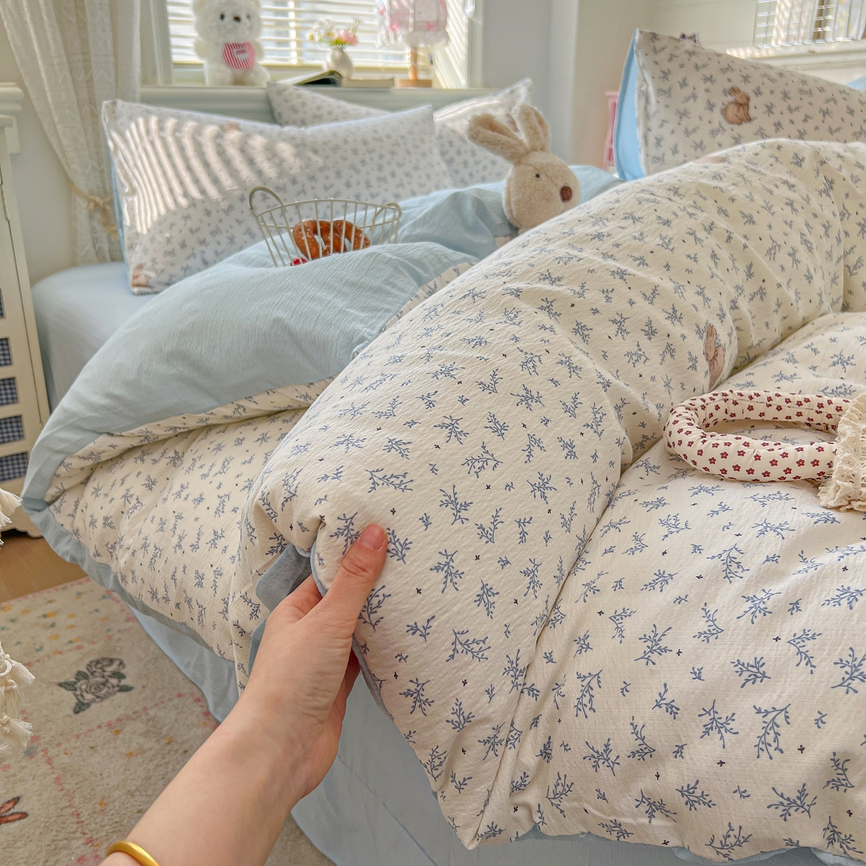 91家纺网 家纺一手货源 找家纺 金梦拉家纺 2026春夏新款云感双层纱皱皱纱系列四件套 丛林兔