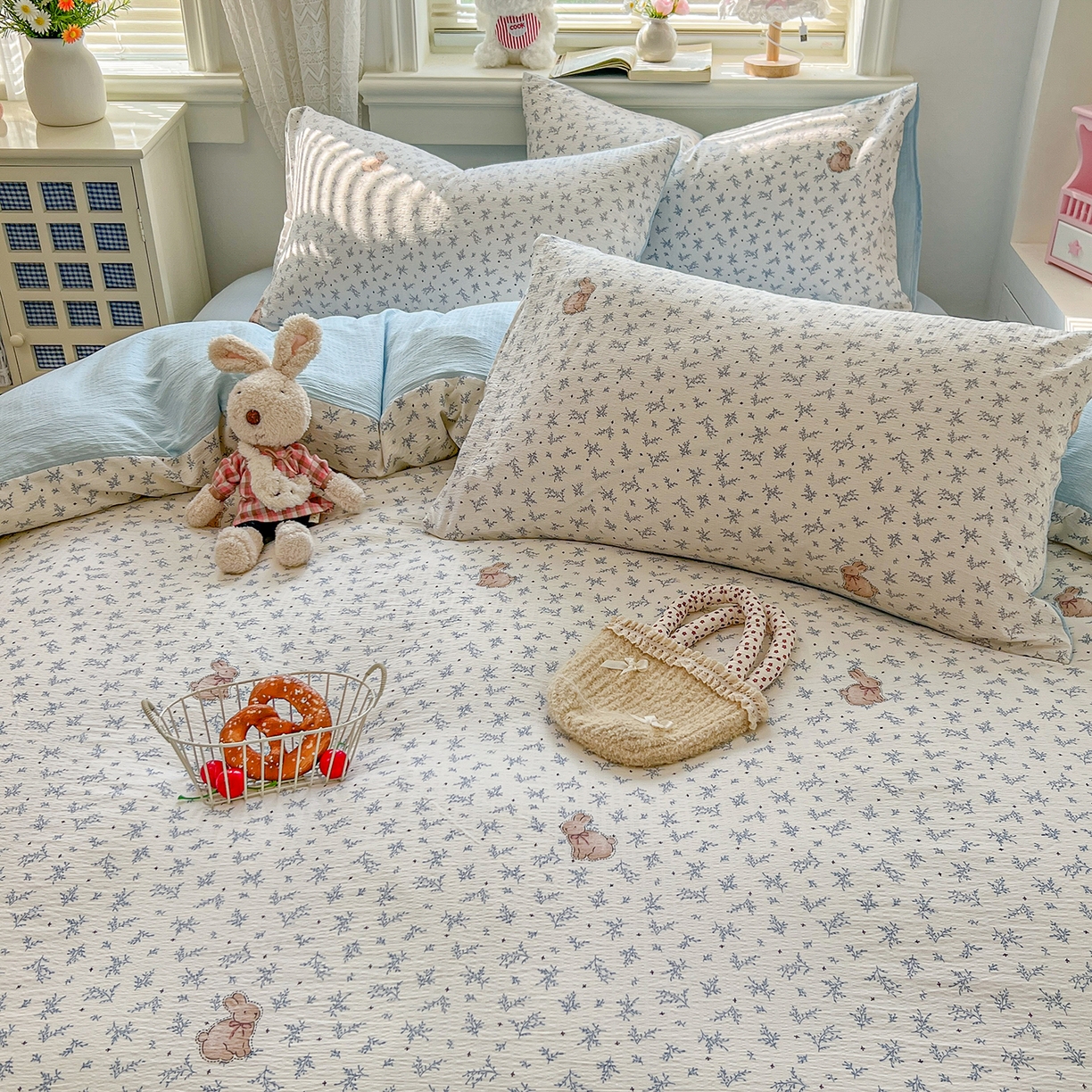 91家纺网 家纺一手货源 找家纺 金梦拉家纺 2026春夏新款云感双层纱皱皱纱系列四件套 丛林兔