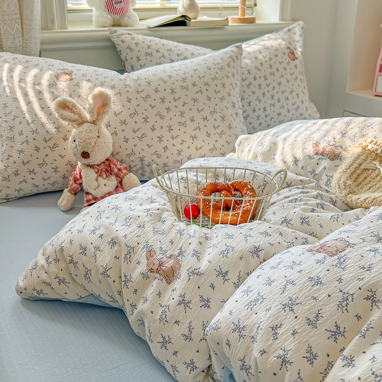 91家纺网 家纺一手货源 找家纺 金梦拉家纺 2026春夏新款云感双层纱皱皱纱系列四件套 丛林兔