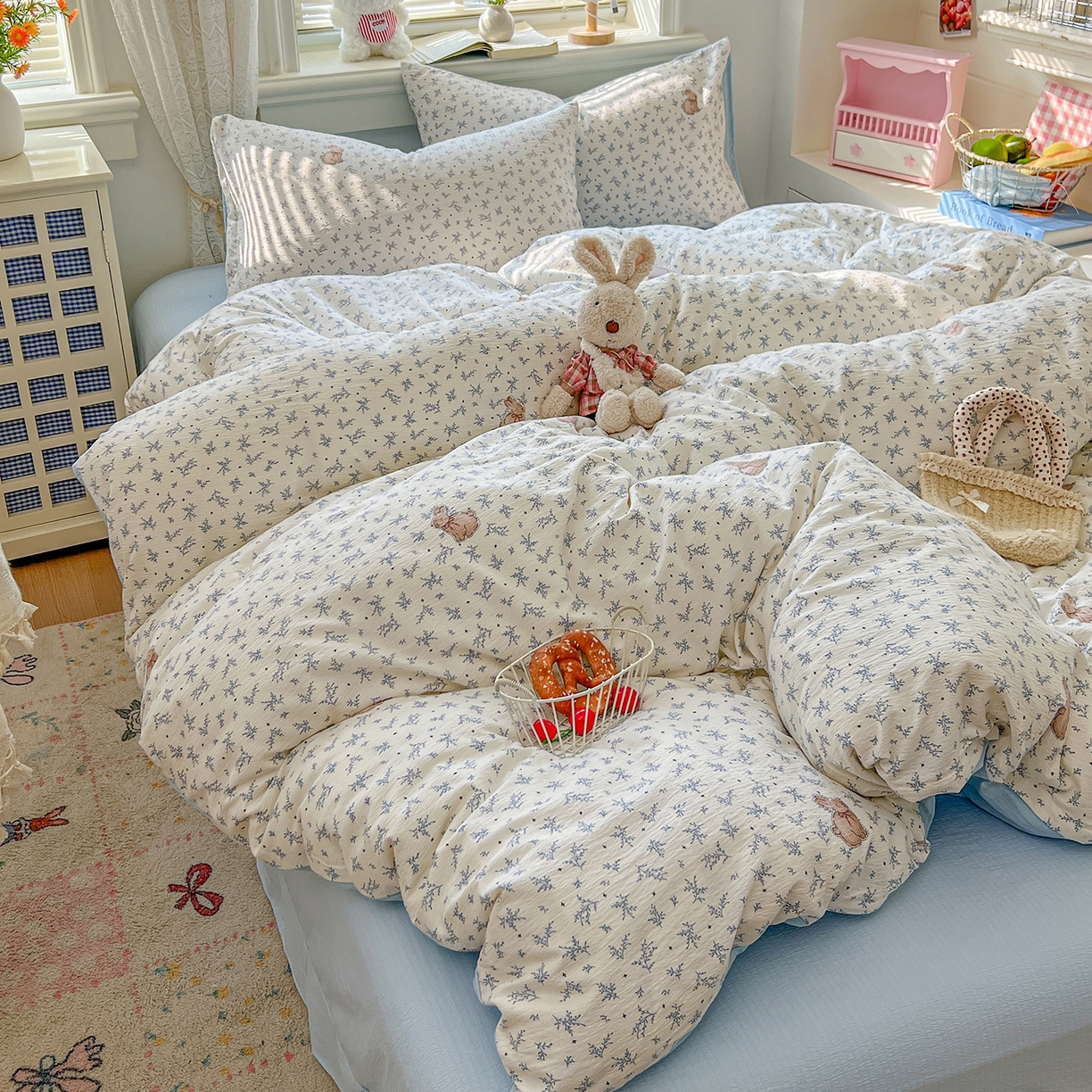 91家纺网 家纺一手货源 找家纺 金梦拉家纺 2026春夏新款云感双层纱皱皱纱系列四件套 丛林兔