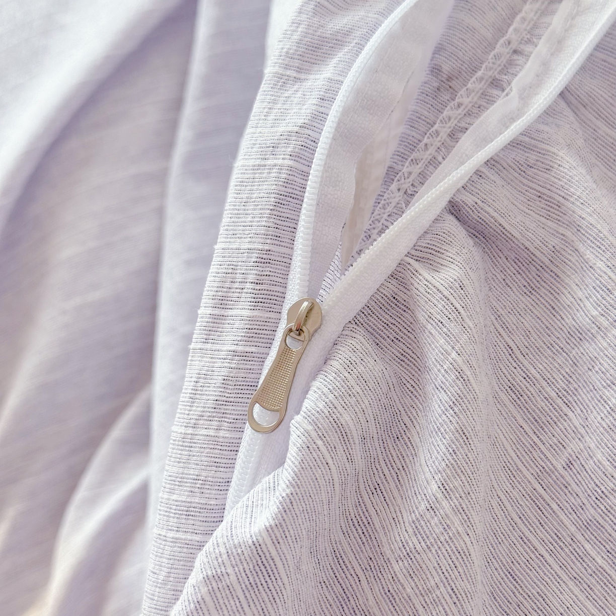 91家纺网 家纺一手货源 找家纺 赛丽雅 2026春夏新款色织提花麻法式花边款四件套 时光缓缓