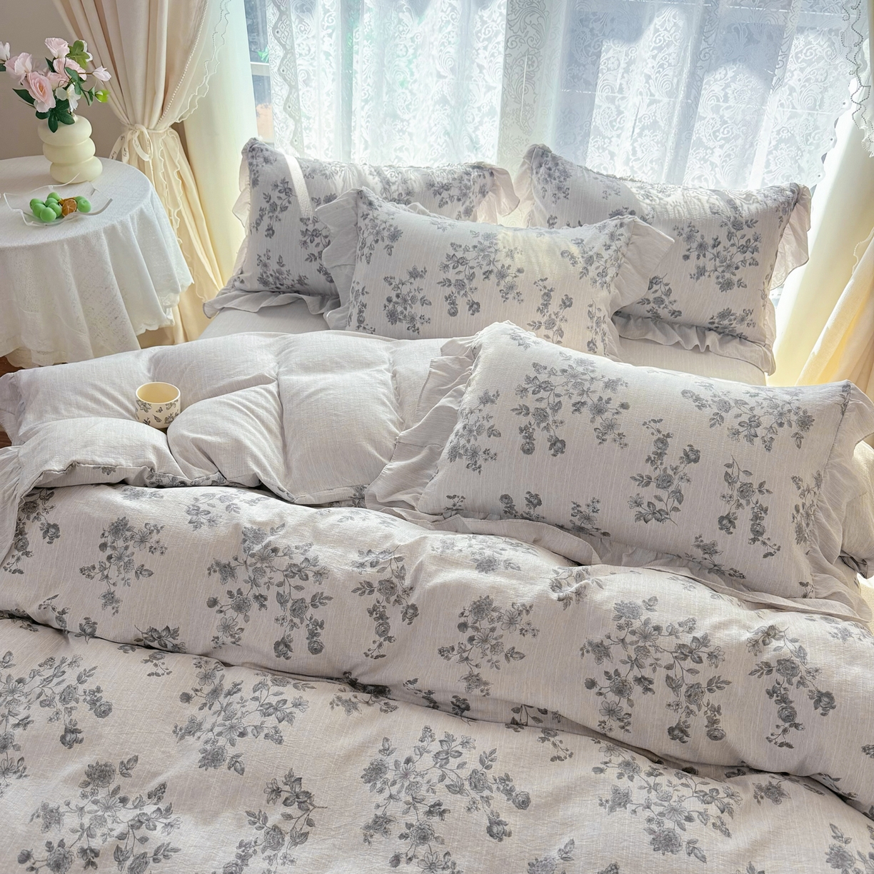 91家纺网 家纺一手货源 找家纺 赛丽雅 2026春夏新款色织提花麻法式花边款四件套 花间晨曦