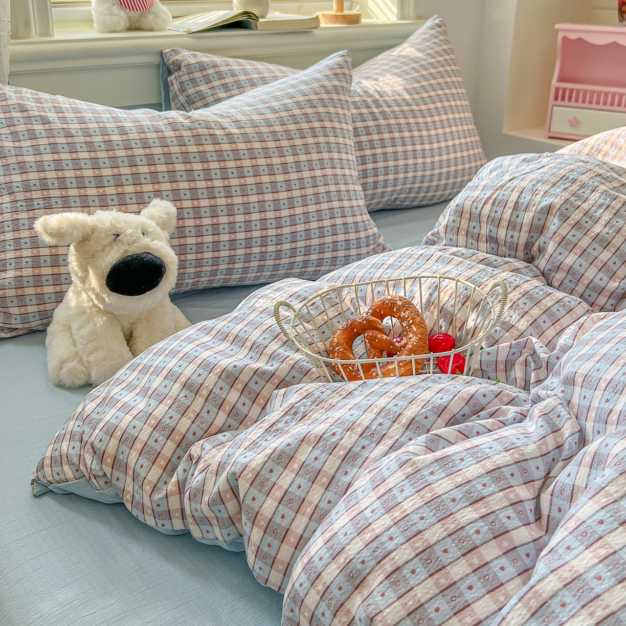 91家纺网 家纺一手货源 找家纺 金梦拉家纺 2026春夏新款云感双层纱皱皱纱系列四件套 凯特蓝