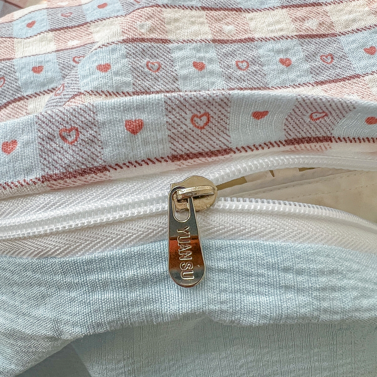 91家纺网 家纺一手货源 找家纺 金梦拉家纺 2026春夏新款云感双层纱皱皱纱系列四件套 凯特蓝