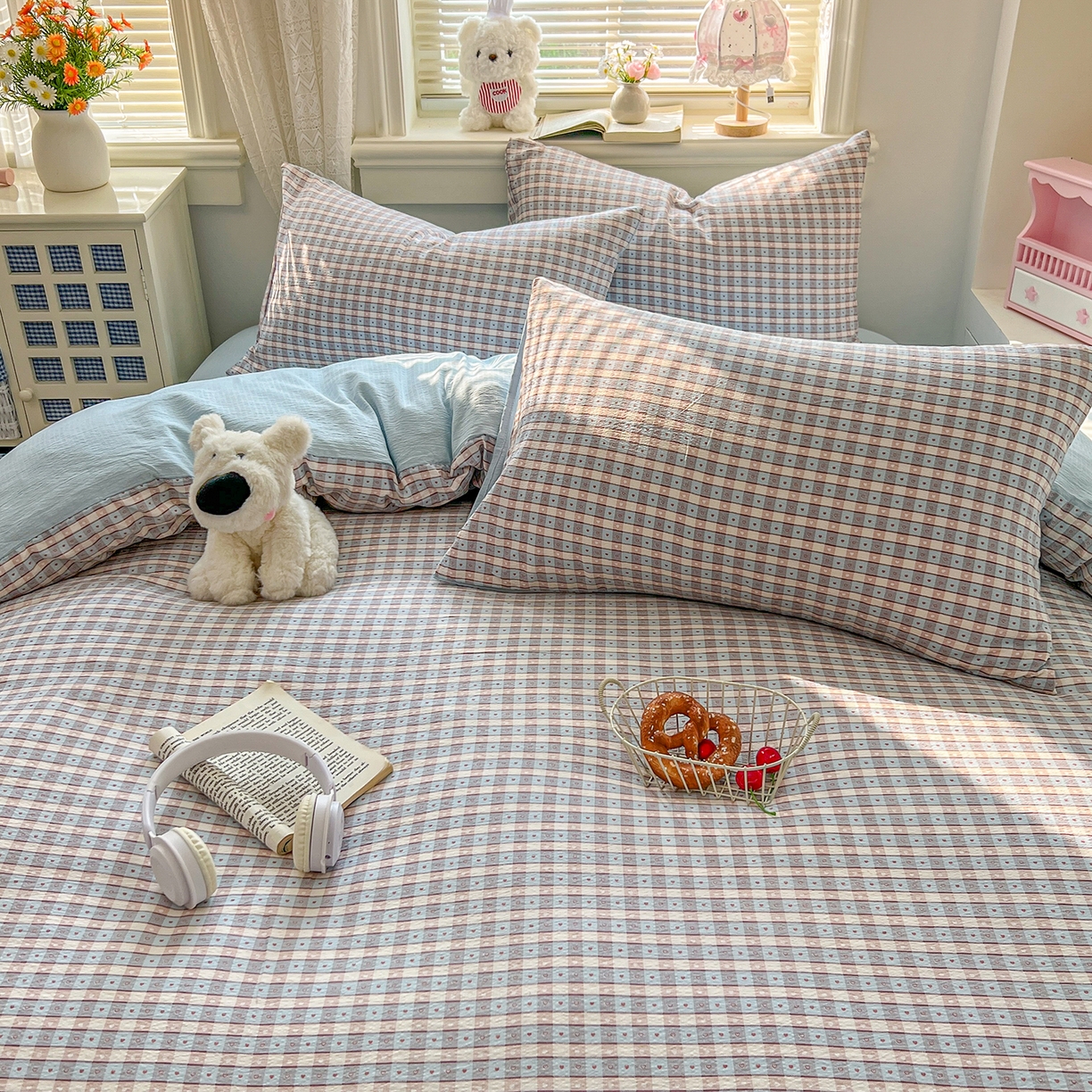 91家纺网 家纺一手货源 找家纺 金梦拉家纺 2026春夏新款云感双层纱皱皱纱系列四件套 凯特蓝