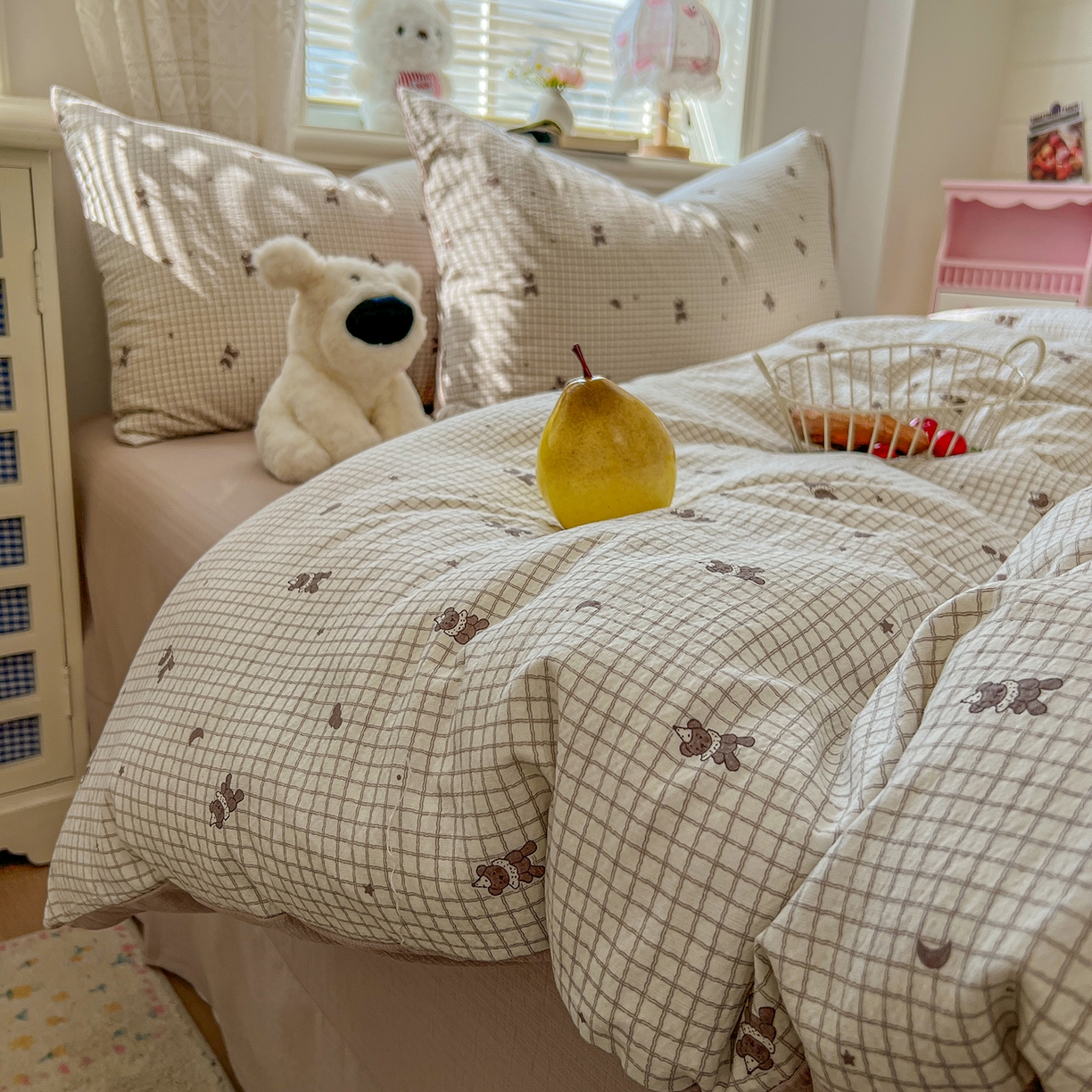 91家纺网 家纺一手货源 找家纺 金梦拉家纺 2026春夏新款云感双层纱皱皱纱系列四件套 可爱熊熊