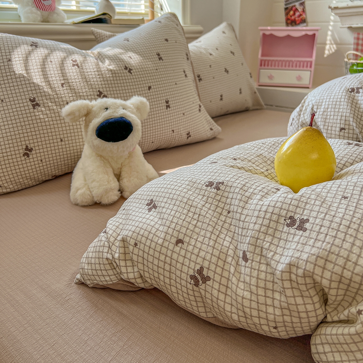 91家纺网 家纺一手货源 找家纺 金梦拉家纺 2026春夏新款云感双层纱皱皱纱系列四件套 可爱熊熊