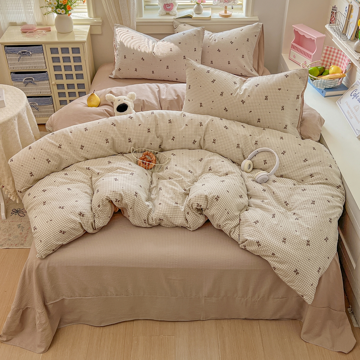 91家纺网 家纺一手货源 找家纺 金梦拉家纺 2026春夏新款云感双层纱皱皱纱系列四件套 可爱熊熊