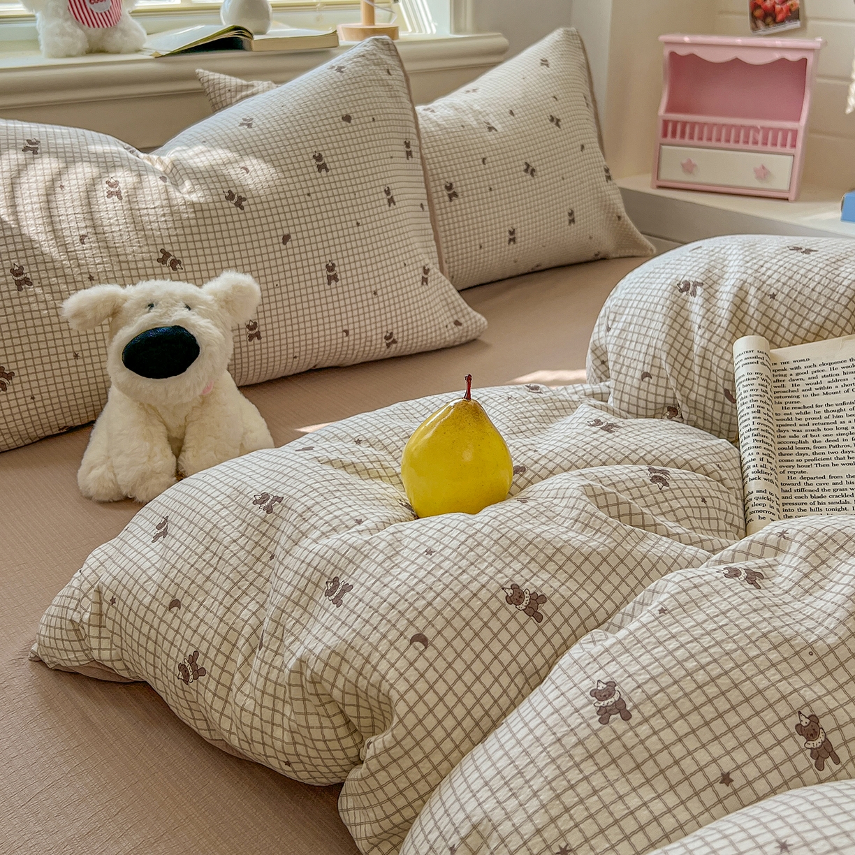 91家纺网 家纺一手货源 找家纺 金梦拉家纺 2026春夏新款云感双层纱皱皱纱系列四件套 可爱熊熊