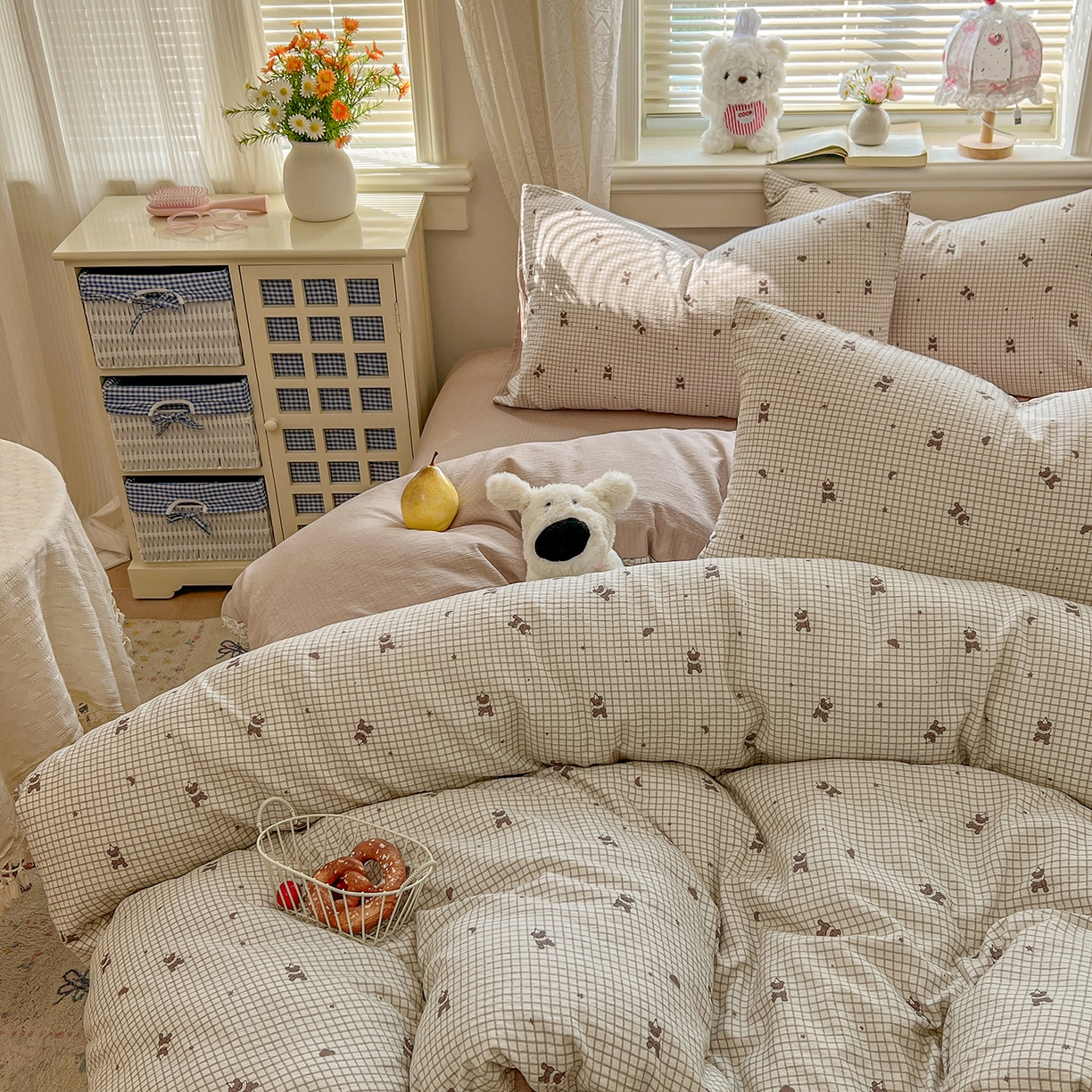 91家纺网 家纺一手货源 找家纺 金梦拉家纺 2026春夏新款云感双层纱皱皱纱系列四件套 可爱熊熊