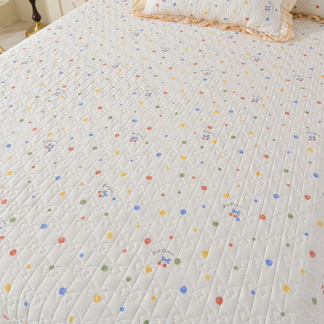 91家纺网 家纺一手货源 找家纺 金梦家居 2026新款水洗棉床盖夏被款四件套 彩色波点