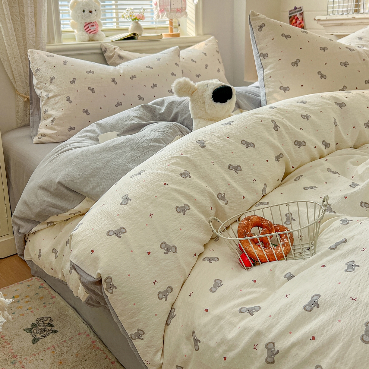 91家纺网 家纺一手货源 找家纺 金梦拉家纺 2026春夏新款云感双层纱皱皱纱系列四件套 萌萌小象