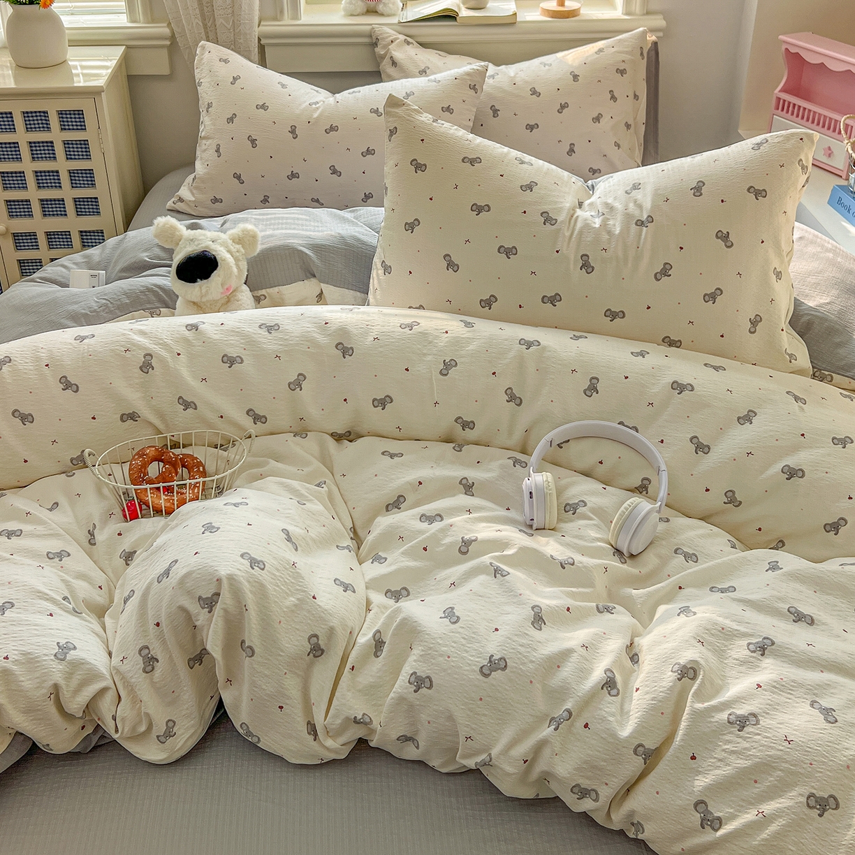 91家纺网 家纺一手货源 找家纺 金梦拉家纺 2026春夏新款云感双层纱皱皱纱系列四件套 萌萌小象