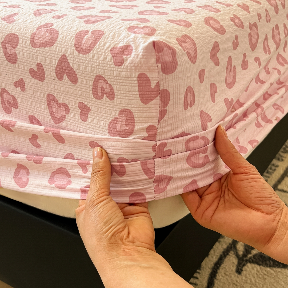 91家纺网 家纺一手货源 找家纺 （总）韩巢家纺 2026新款豹纹泡芙纱单床笠热销款防滑床笠单件床笠单品