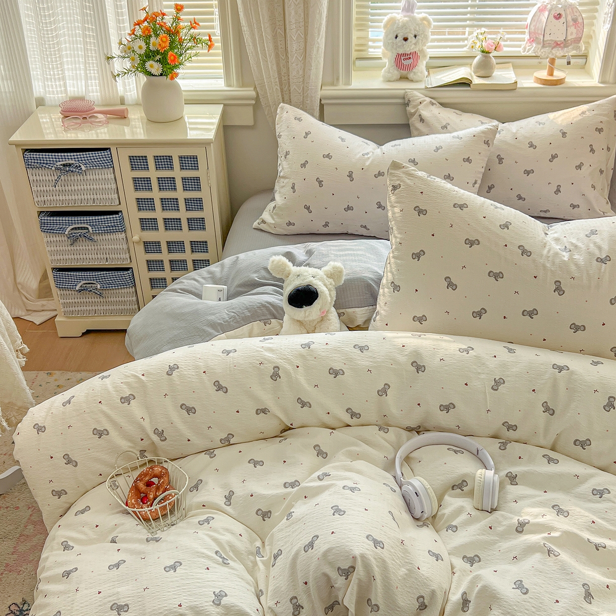 91家纺网 家纺一手货源 找家纺 金梦拉家纺 2026春夏新款云感双层纱皱皱纱系列四件套 萌萌小象