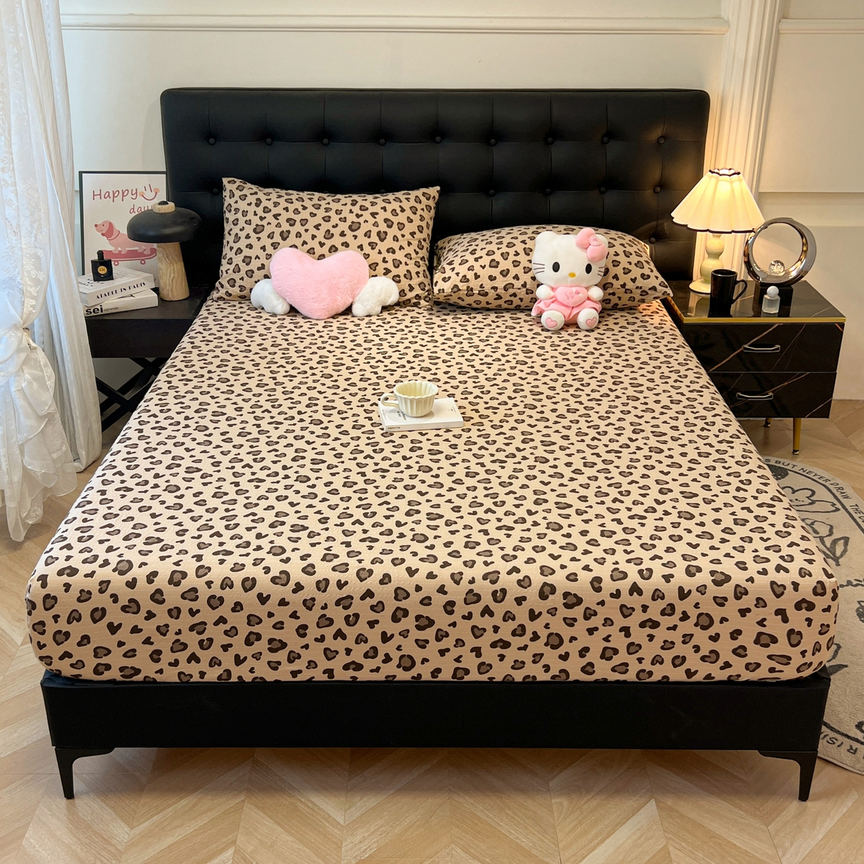 91家纺网 家纺一手货源 找家纺 韩巢家纺 2026新款豹纹泡芙纱单床笠热销款防滑床笠单件床笠单品 咖调豹纹心