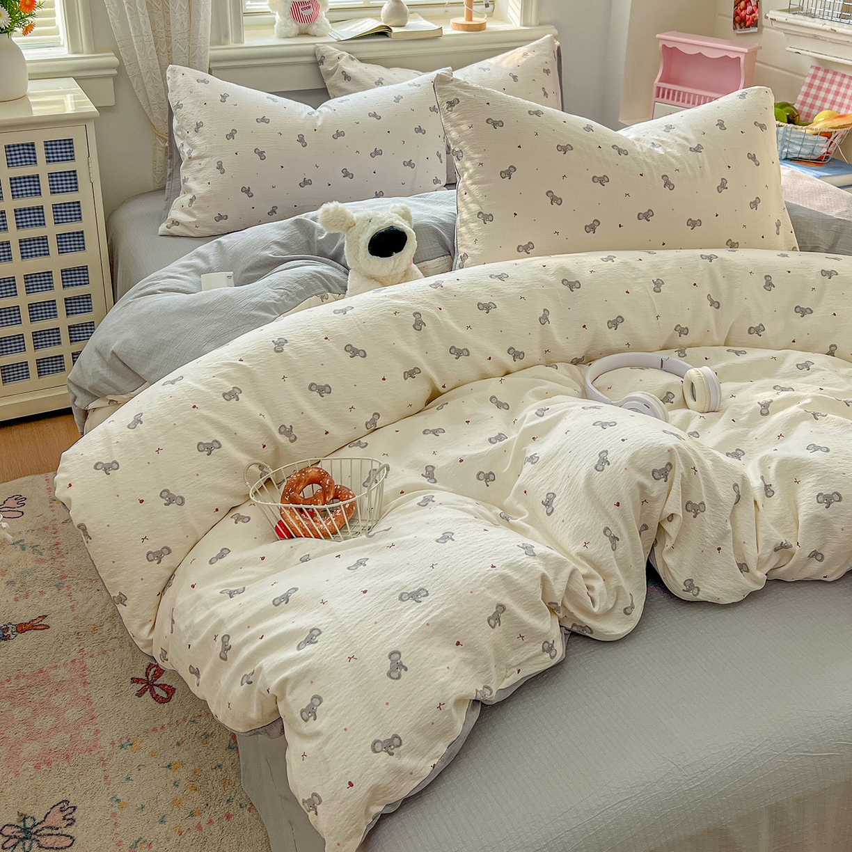 91家纺网 家纺一手货源 找家纺 金梦拉家纺 2026春夏新款云感双层纱皱皱纱系列四件套 萌萌小象