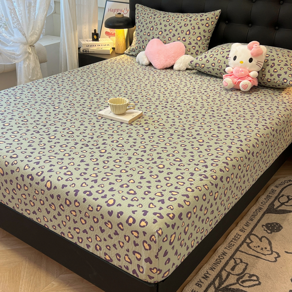 91家纺网 家纺一手货源 找家纺 韩巢家纺 2026新款豹纹泡芙纱单床笠热销款防滑床笠单件床笠单品 绿调豹纹心