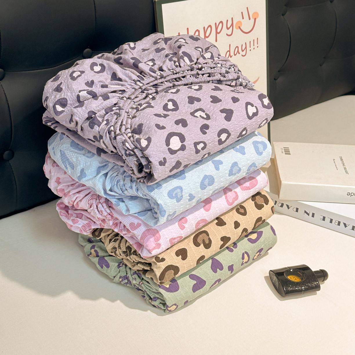 91家纺网 家纺一手货源 找家纺 韩巢家纺 2026新款豹纹泡芙纱单床笠热销款防滑床笠单件床笠单品 组合图仅供参考不可下单