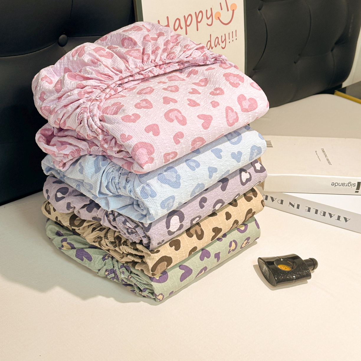 91家纺网 家纺一手货源 找家纺 韩巢家纺 2026新款豹纹泡芙纱单床笠热销款防滑床笠单件床笠单品 组合图仅供参考不可下单