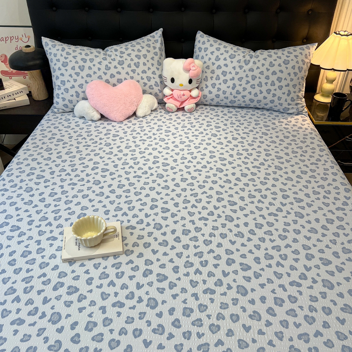 91家纺网 家纺一手货源 找家纺 韩巢家纺 2026新款豹纹泡芙纱单床笠热销款防滑床笠单件床笠单品 蓝调豹纹心