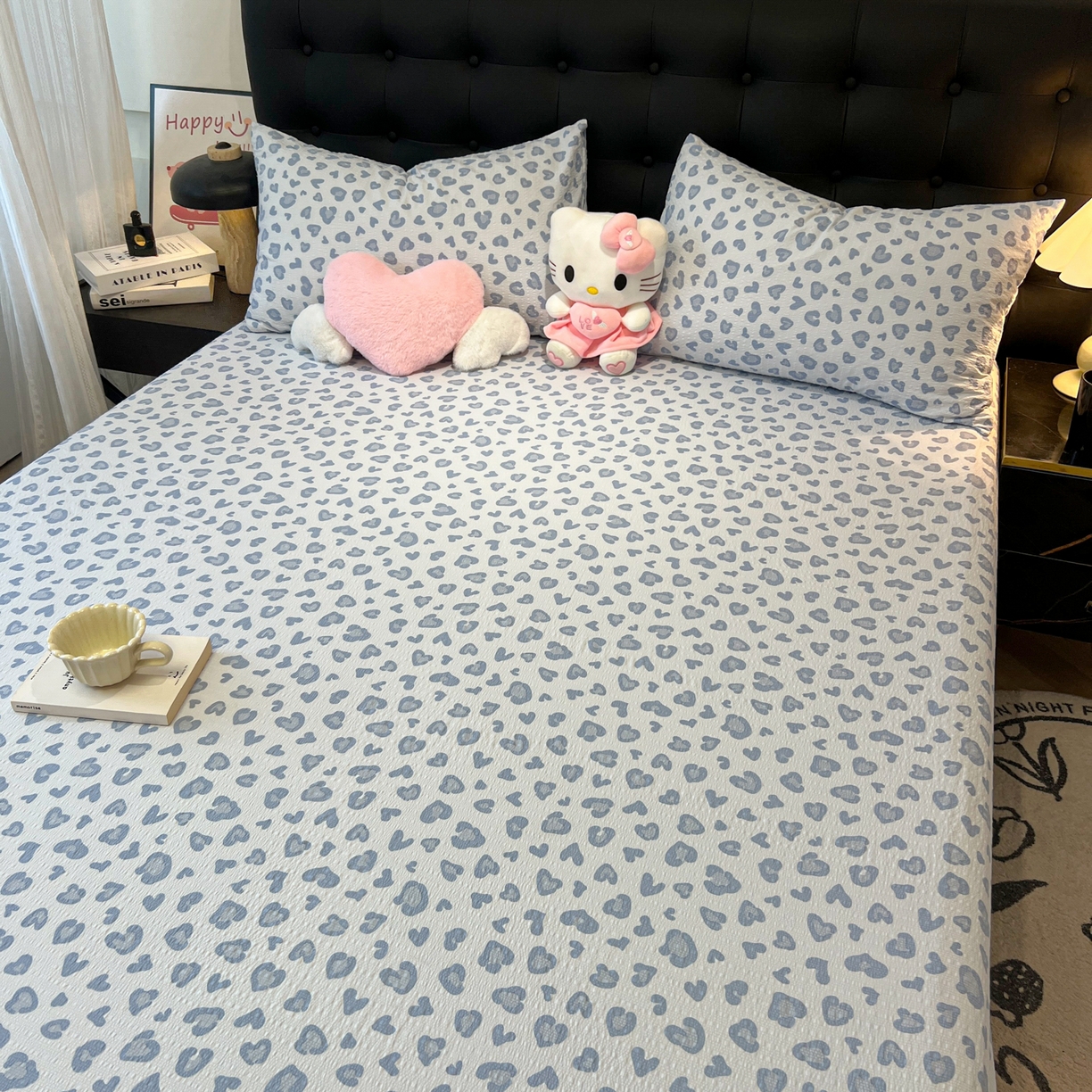 91家纺网 家纺一手货源 找家纺 韩巢家纺 2026新款豹纹泡芙纱单床笠热销款防滑床笠单件床笠单品 蓝调豹纹心