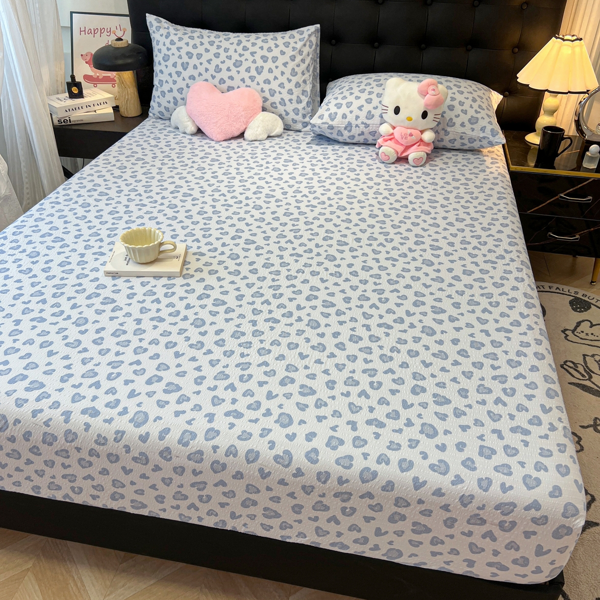 91家纺网 家纺一手货源 找家纺 韩巢家纺 2026新款豹纹泡芙纱单床笠热销款防滑床笠单件床笠单品 蓝调豹纹心