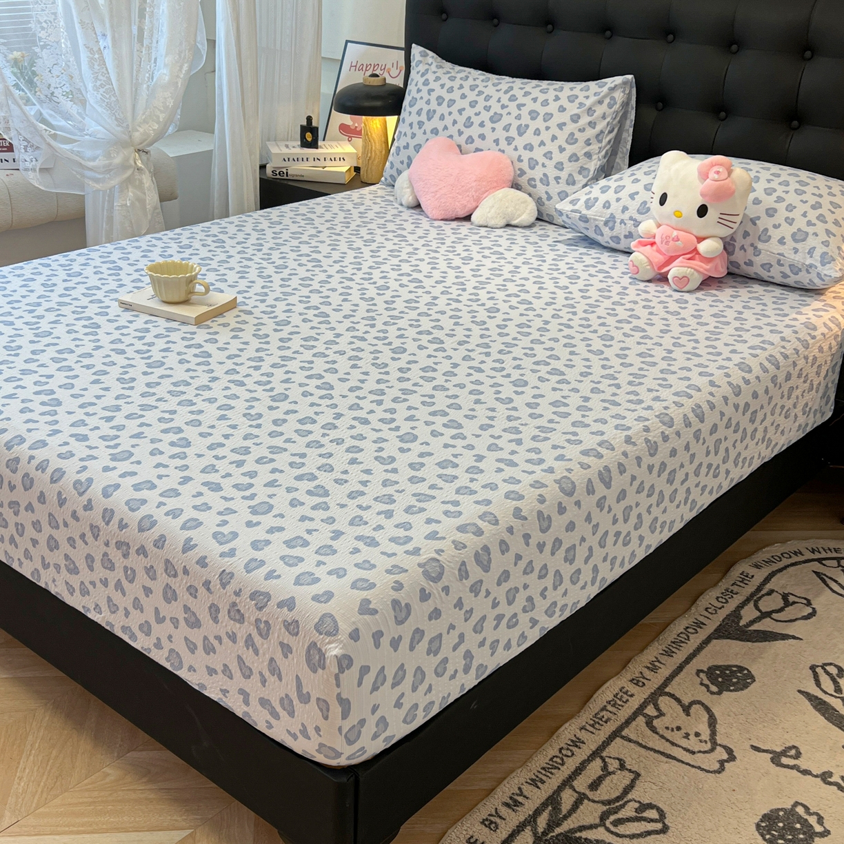 91家纺网 家纺一手货源 找家纺 韩巢家纺 2026新款豹纹泡芙纱单床笠热销款防滑床笠单件床笠单品 蓝调豹纹心
