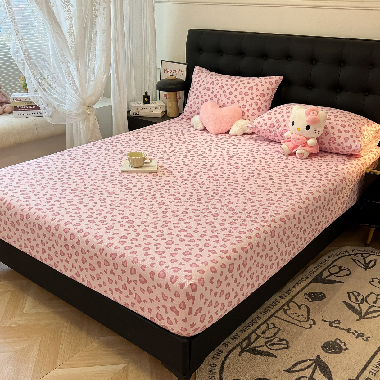 91家纺网 家纺一手货源 找家纺 韩巢家纺 2026新款豹纹泡芙纱单床笠热销款防滑床笠单件床笠单品 粉调豹纹心