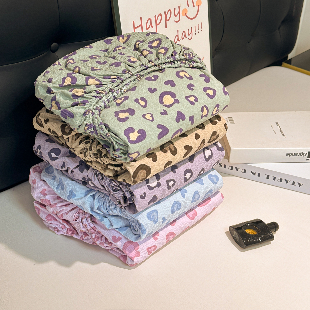 91家纺网 家纺一手货源 找家纺 韩巢家纺 2026新款豹纹泡芙纱单床笠热销款防滑床笠单件床笠单品 组合图仅供参考不可下单