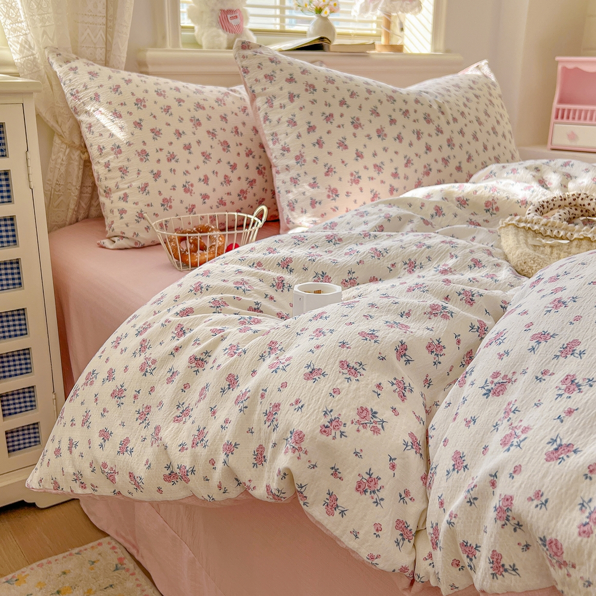 91家纺网 家纺一手货源 找家纺 金梦拉家纺 2026春夏新款云感双层纱皱皱纱系列四件套 茉莉清风