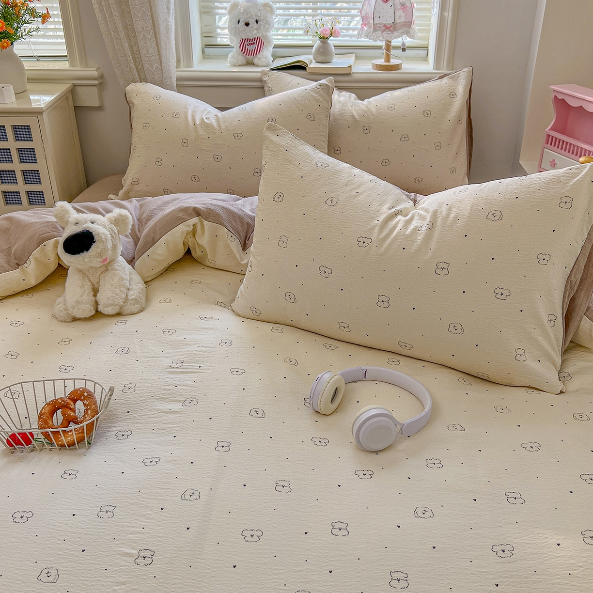 91家纺网 家纺一手货源 找家纺 金梦拉家纺 2026春夏新款云感双层纱皱皱纱系列四件套 铅笔熊