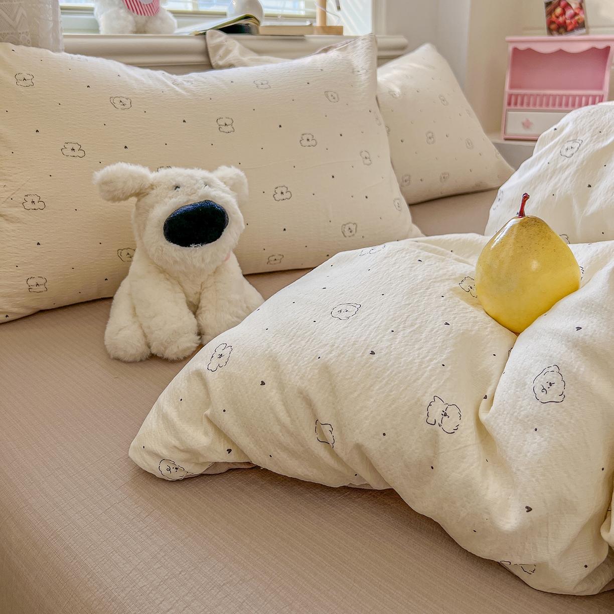 91家纺网 家纺一手货源 找家纺 金梦拉家纺 2026春夏新款云感双层纱皱皱纱系列四件套 铅笔熊