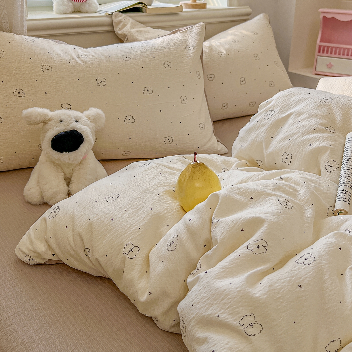 91家纺网 家纺一手货源 找家纺 金梦拉家纺 2026春夏新款云感双层纱皱皱纱系列四件套 铅笔熊