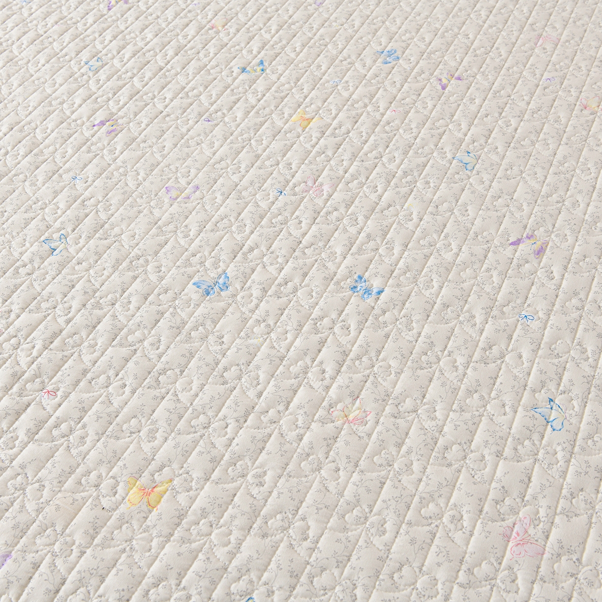 91家纺网 家纺一手货源 找家纺 金梦家居 2026新款水洗棉床盖夏被款四件套 蝴蝶缤纷