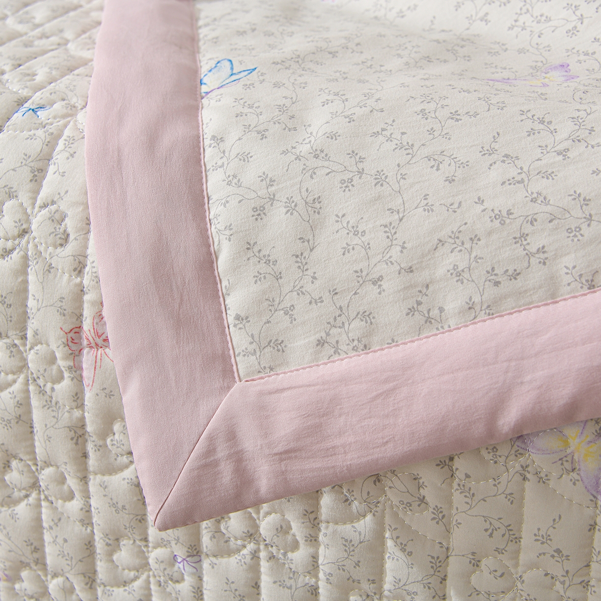 91家纺网 家纺一手货源 找家纺 金梦家居 2026新款水洗棉床盖夏被款四件套 蝴蝶缤纷