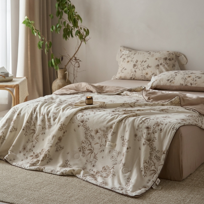 91家纺网 家纺一手货源 找家纺 大彩家居 2026新款棉麻夏被 林间拾遗