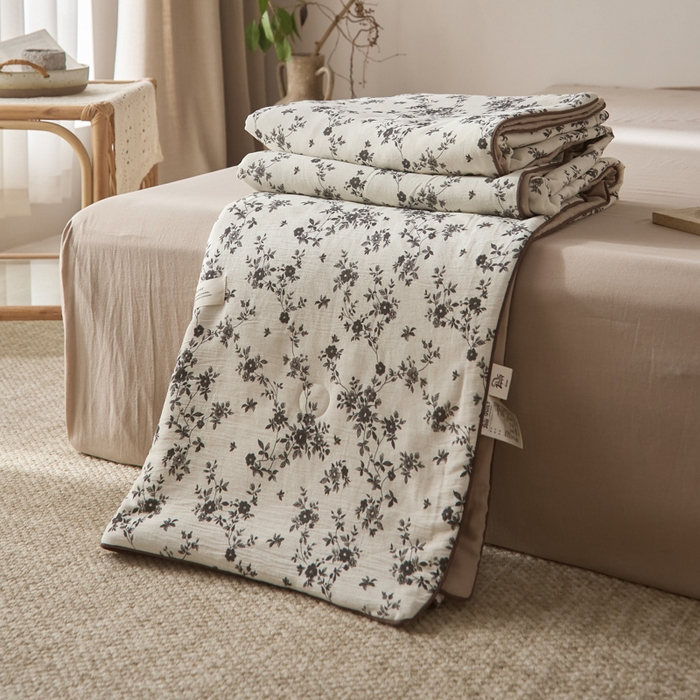 91家纺网 家纺一手货源 找家纺 大彩家居 2026新款棉麻夏被 墨色丁香