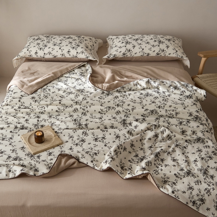 91家纺网 家纺一手货源 找家纺 大彩家居 2026新款棉麻夏被 墨色丁香