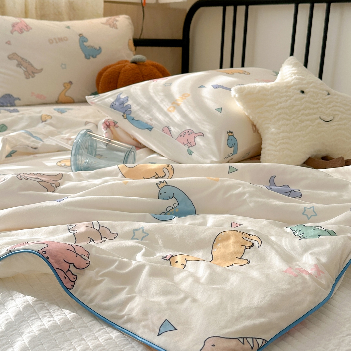 91家纺网 家纺一手货源 找家纺 咏绒家纺工厂店 厂家直销网销爆款花型永不断货2025春夏新款A类牛奶针织棉大豆夏被（长期款） 七彩恐龙