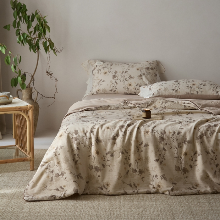 91家纺网 家纺一手货源 找家纺 大彩家居 2026新款棉麻夏被 藤蔓光影