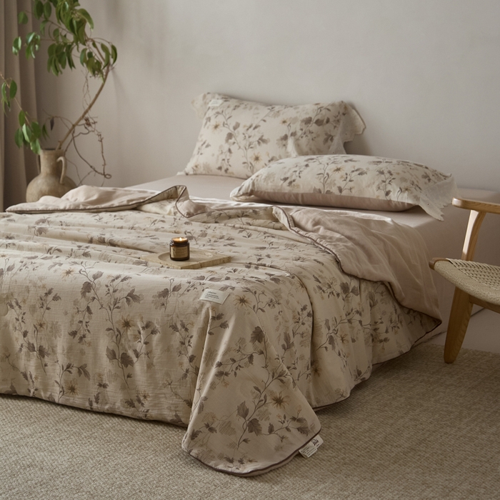 91家纺网 家纺一手货源 找家纺 大彩家居 2026新款棉麻夏被 藤蔓光影