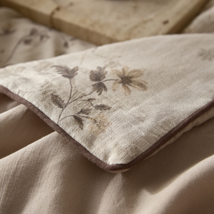 91家纺网 家纺一手货源 找家纺 大彩家居 2026新款棉麻夏被 藤蔓光影