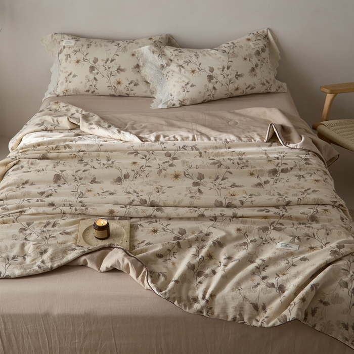 91家纺网 家纺一手货源 找家纺 大彩家居 2026新款棉麻夏被 藤蔓光影