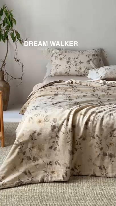 91家纺网 家纺一手货源 找家纺 大彩家居 2026新款棉麻夏被 藤蔓光影